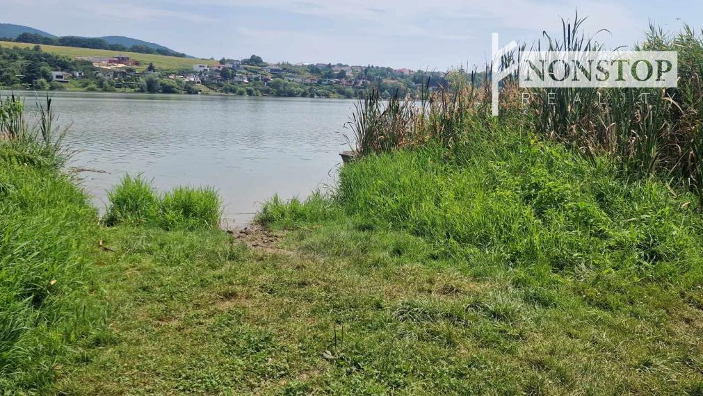 Predáme chatku pri vodnej nádrži Nitrianske Rudno.