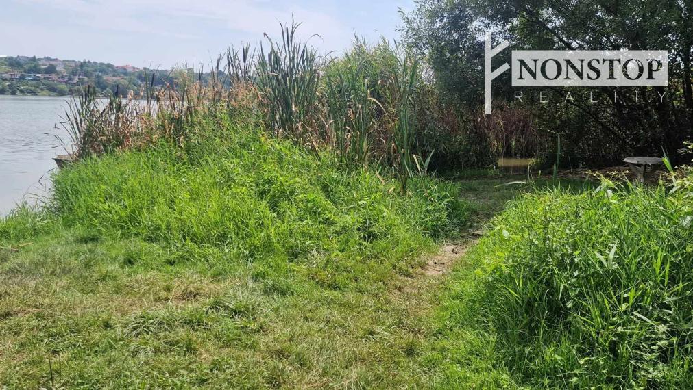 Predáme chatku pri vodnej nádrži Nitrianske Rudno.