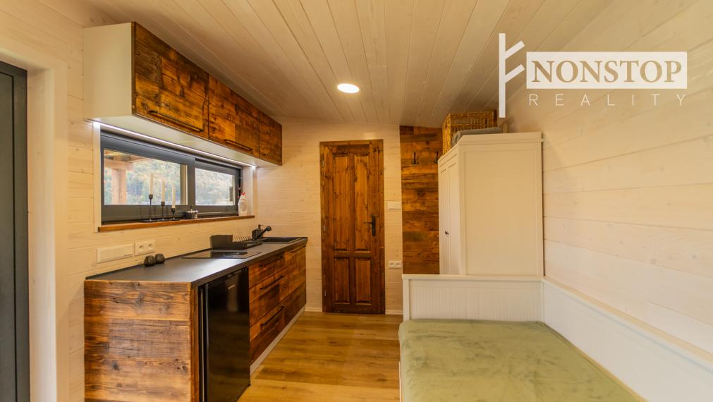 Rekreačný objekt v  Trenčianskych Tepliciach s dvomi chatami