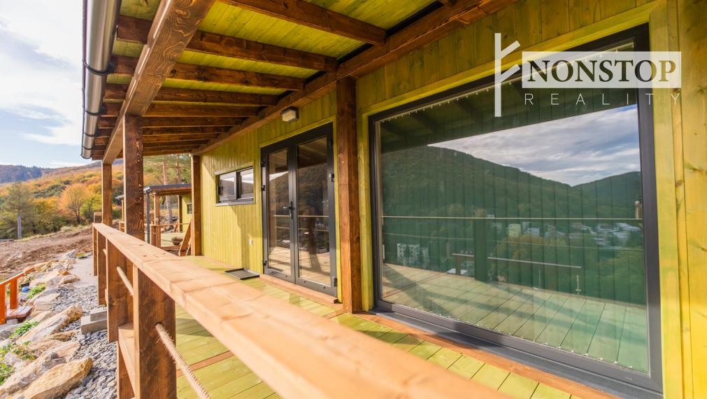 Rekreačný objekt v  Trenčianskych Tepliciach s dvomi chatami