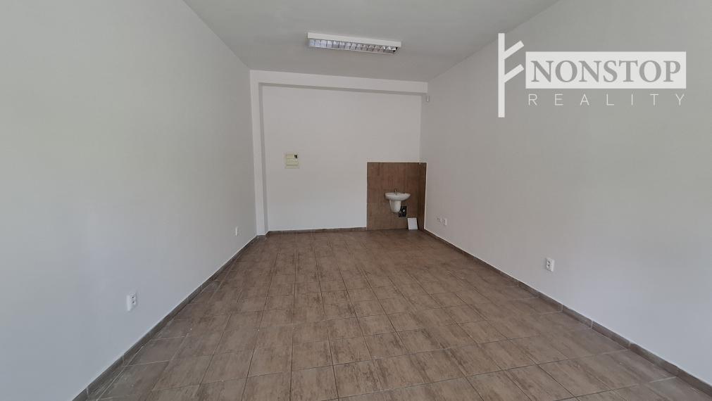 Ponúkame na prenájom priestory v polyfunkčnej budove v Nemšovej v centre.