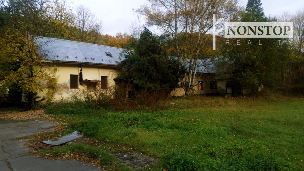 Ponúkame na predaj pozemok s rodinným domom v kúpeľnom mestečku Trenčianske Teplice