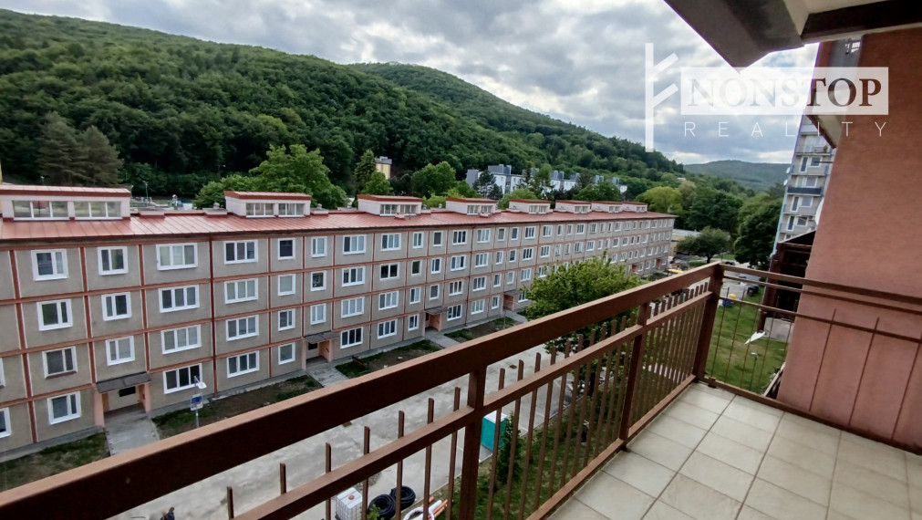 Ponúkame na predaj 2 izbový byt v Trenčianskych Tepliciach.