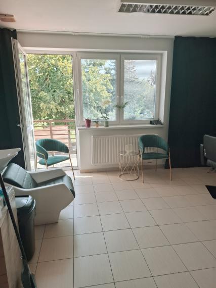 Ponúkame na prenájom priestory v polyfunkčnej budove v Nemšovej v centre.