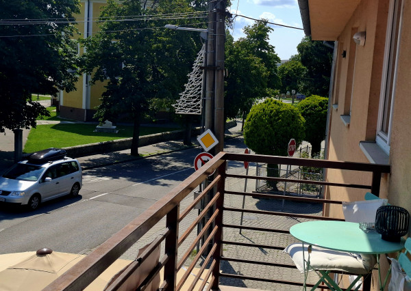 Ponúkame na prenájom priestory v polyfunkčnej budove v Nemšovej v centre.