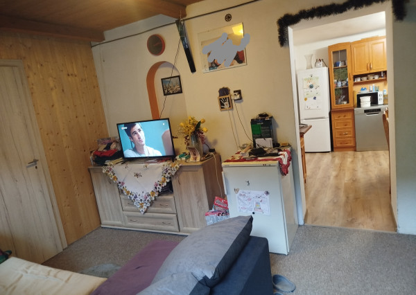 Ponúkame na predaj RD so záhradou v Prejtej .