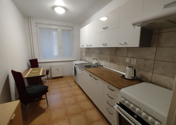 Ponúkame na predaj 3 izbový byt v Trenčianskych Tepliciach.