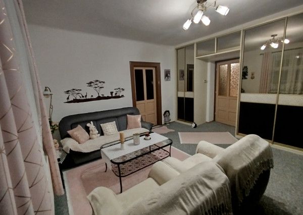 Ponúkame na predaj 2 izbový byt v Trenčíne.