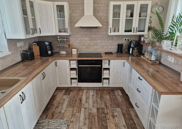 Predáme bungalov v obci Košeca