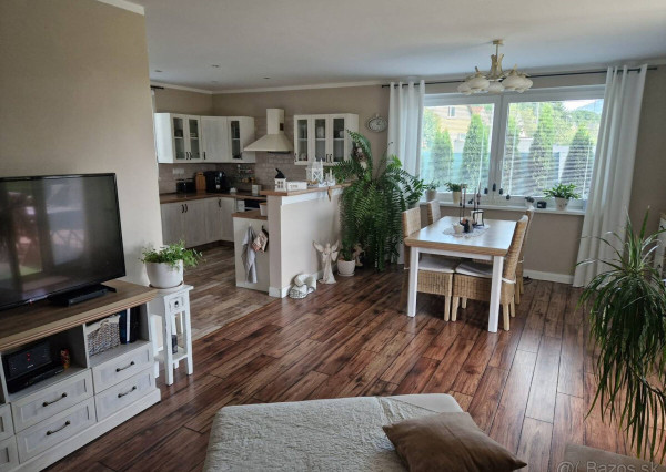 Predáme bungalov v obci Košeca