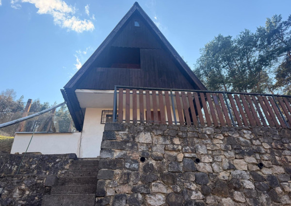 Ponúkame na predaj chatku v Trenčíne časť Kubrá.